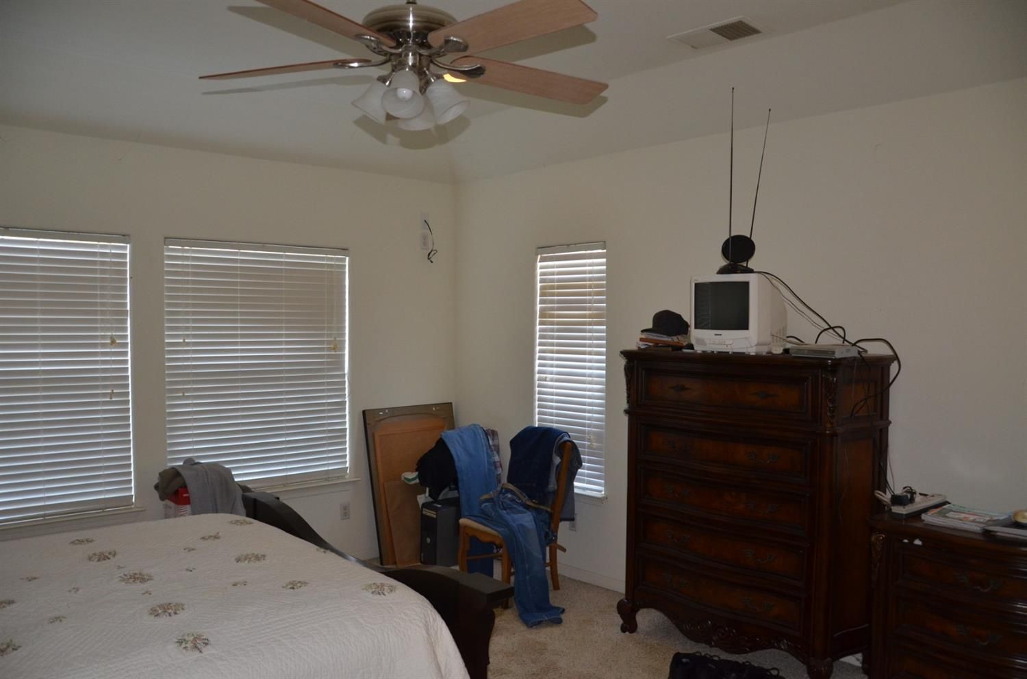 10855 E Nebraska Ave, Selma, CA 93662